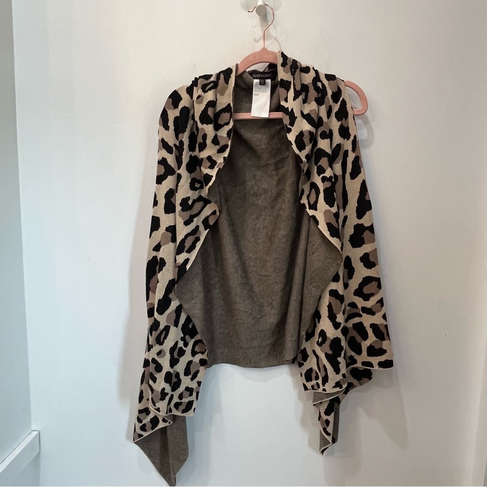 Collen Lopez leopard animals print cardigan shawl short sleeve vest Medi…